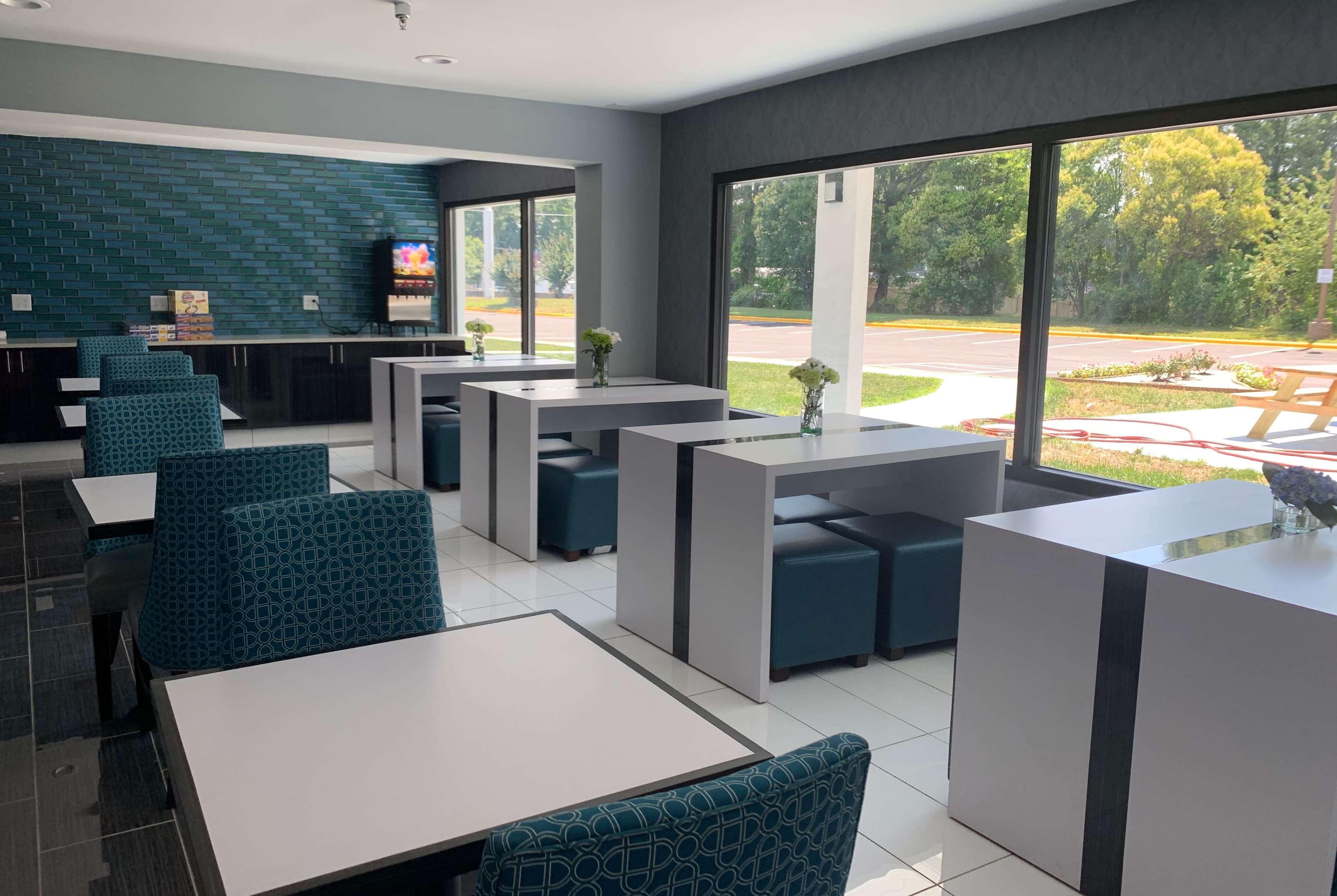 Baymont By Wyndham Charlotte University Екстер'єр фото
