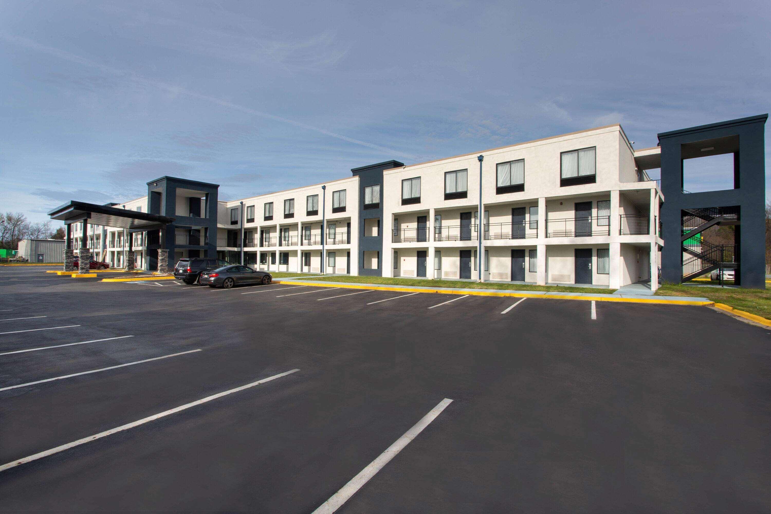 Baymont By Wyndham Charlotte University Екстер'єр фото